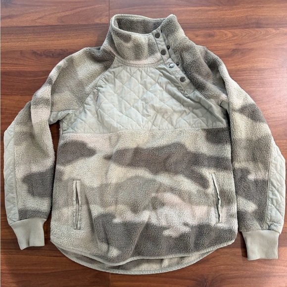 Abercrombie & Fitch Sweaters - Abercrombie & Fitch Quilted Fleece Jacket - Olive